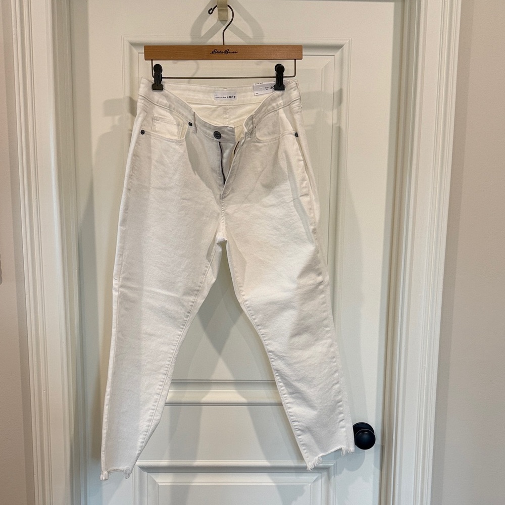 LOFT Curvy Skinny Crop with frayed legs